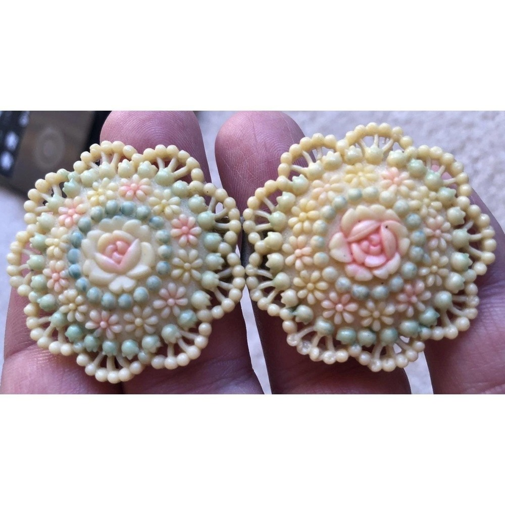Beautiful Vintage JAPANESE Carved Celluloid Camellia Flower Belt Buckle